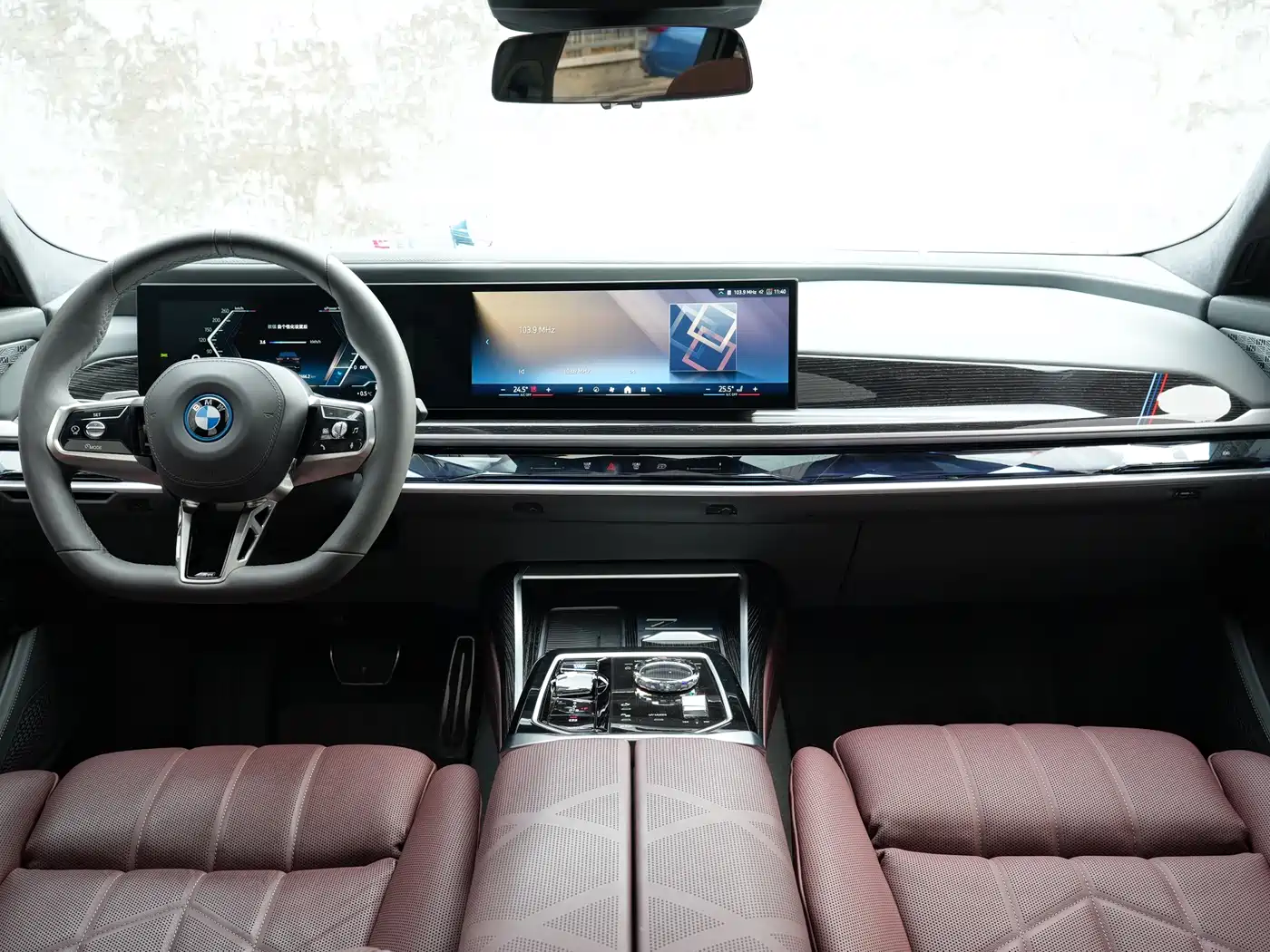 BMW I7
