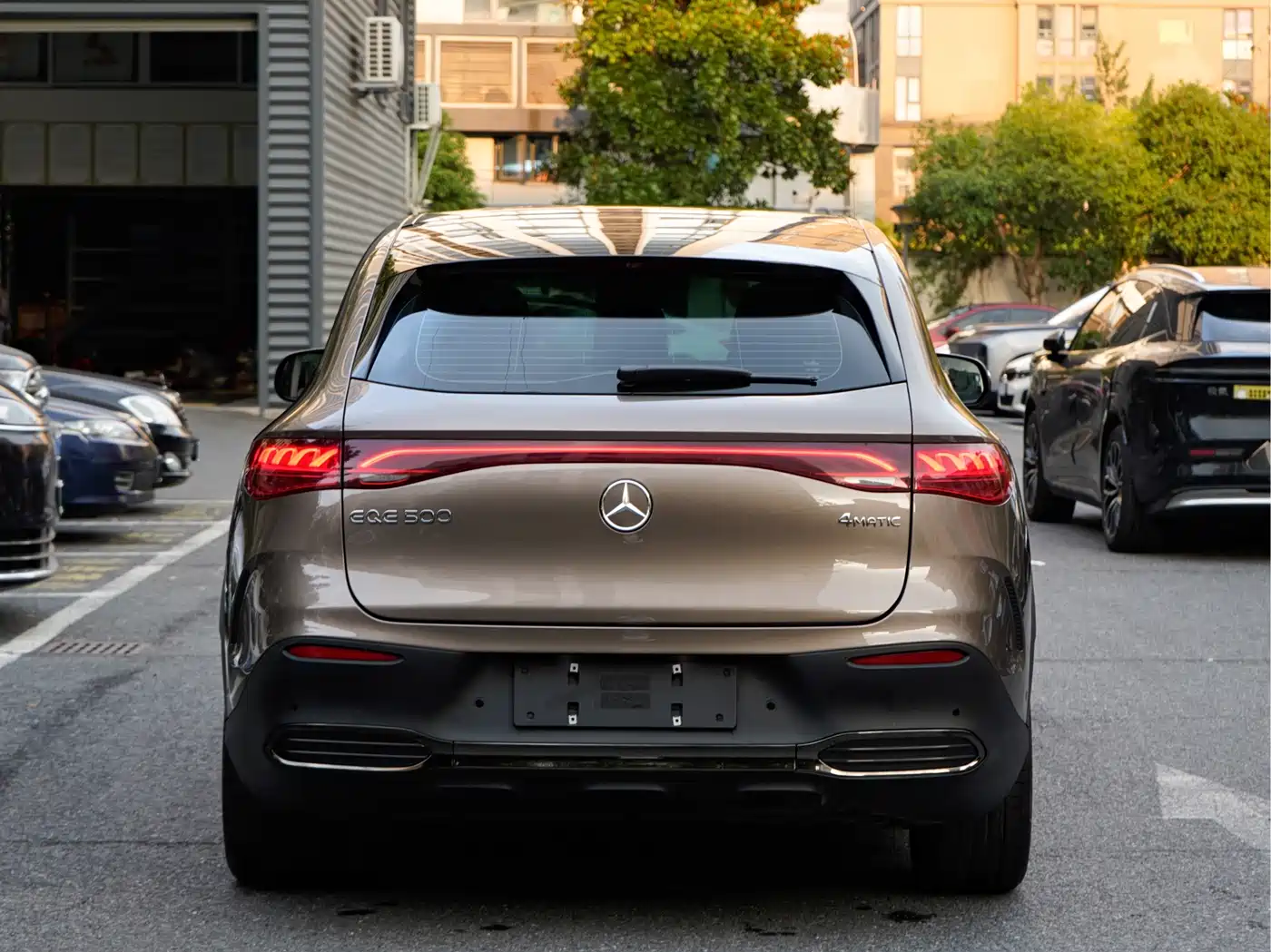 Фото 5 - Mercedes-Benz EQE SUV
