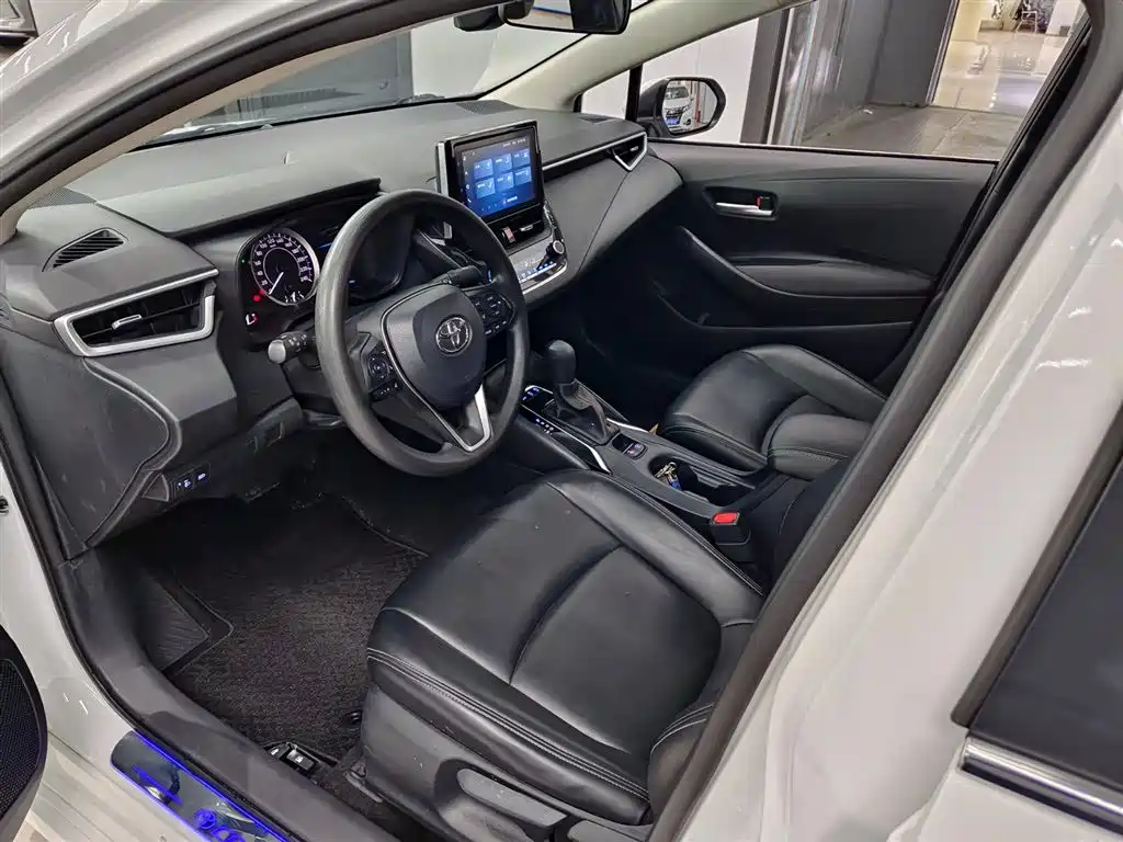 Toyota Corolla 2021 1.2T S-CVT Elite PLUS Edition фото 7