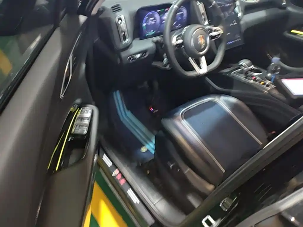 Hongqi HS3 PHEV 2024 PHEV 115km Power Edition фото 16