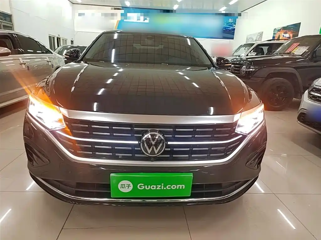 Volkswagen Passat 2025 Outstanding 380TSI Dragon Glory Edition фото 3
