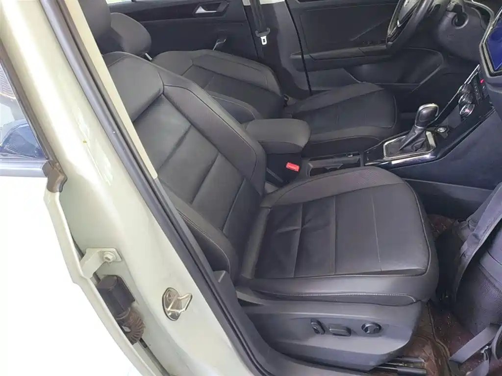 Volkswagen T-ROC 2022 280TSI DSG 2WD Comfort PLUS фото 25