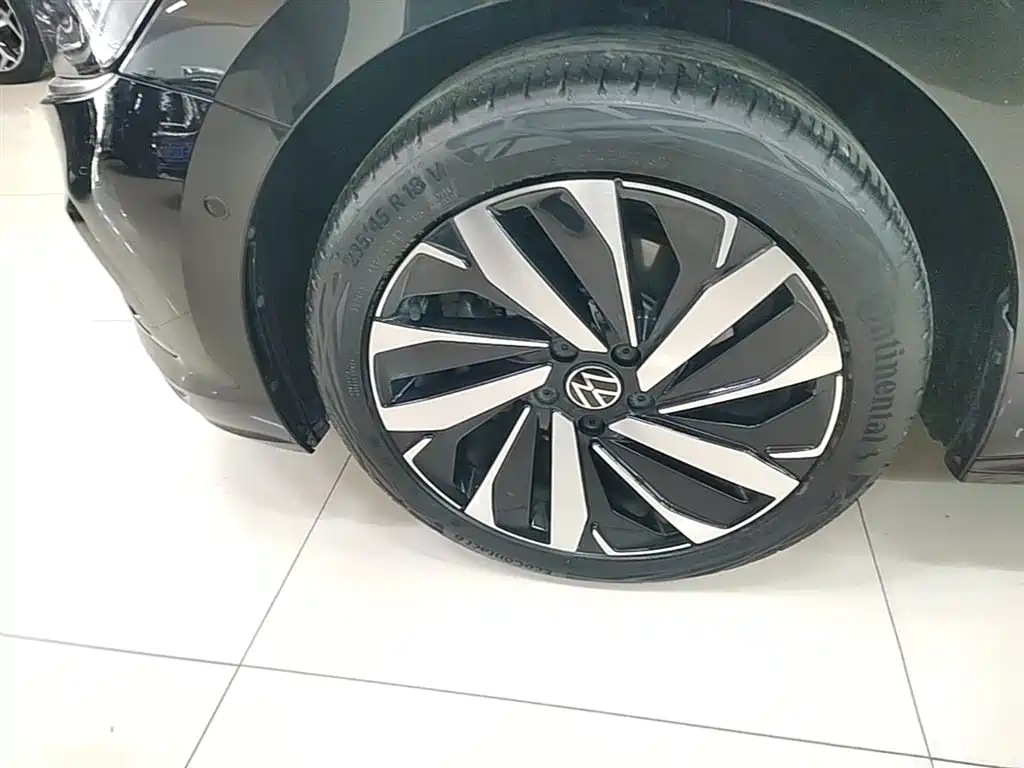 Volkswagen Passat 2025 Outstanding 380TSI Dragon Glory Edition фото 23