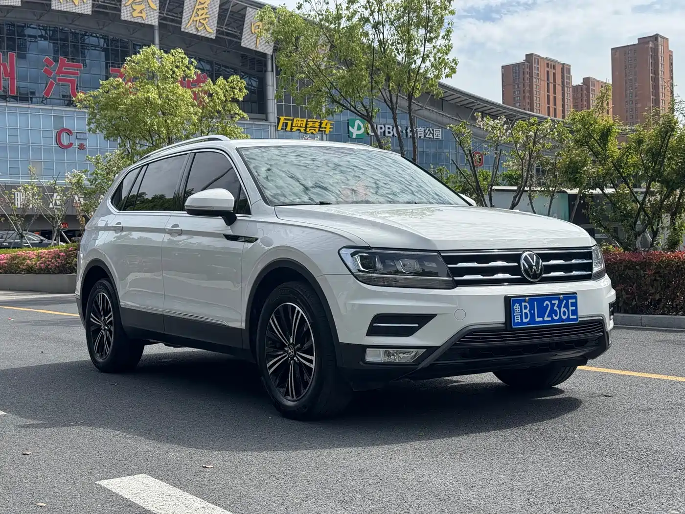 Volkswagen Tiguan L 2021 330TSI Automatic 2WD Smart фото 3