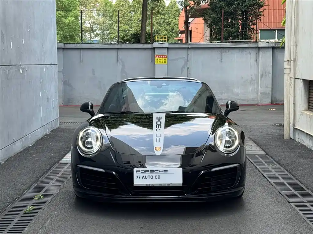 Фото 2 - Porsche 911