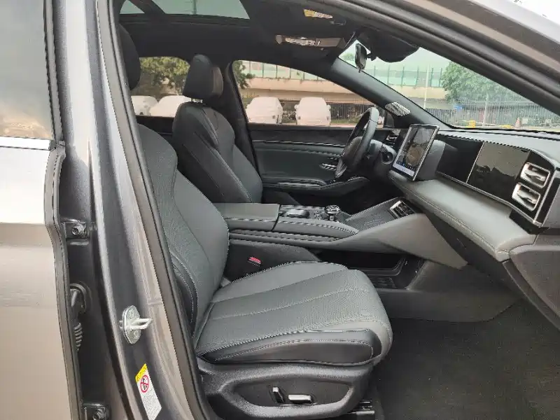 BYD Qin L 2024 DM-i 120KM Superior Edition фото 8