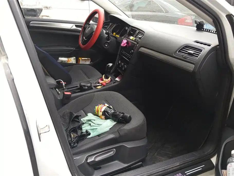 Volkswagen Golf 2018 1.6L Automatic Comfort фото 8