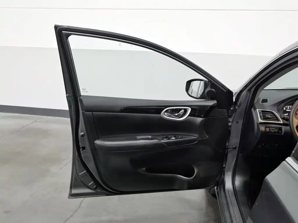 Nissan SYLPHY, миниатюра 8