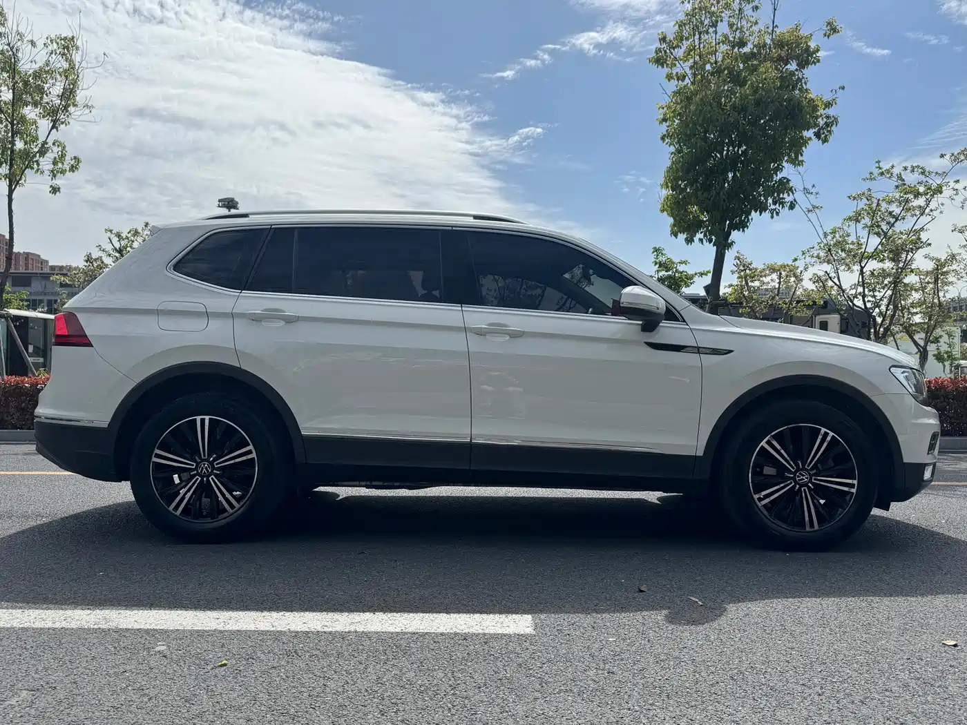 Volkswagen Tiguan L 2021 330TSI Automatic 2WD Smart фото 4