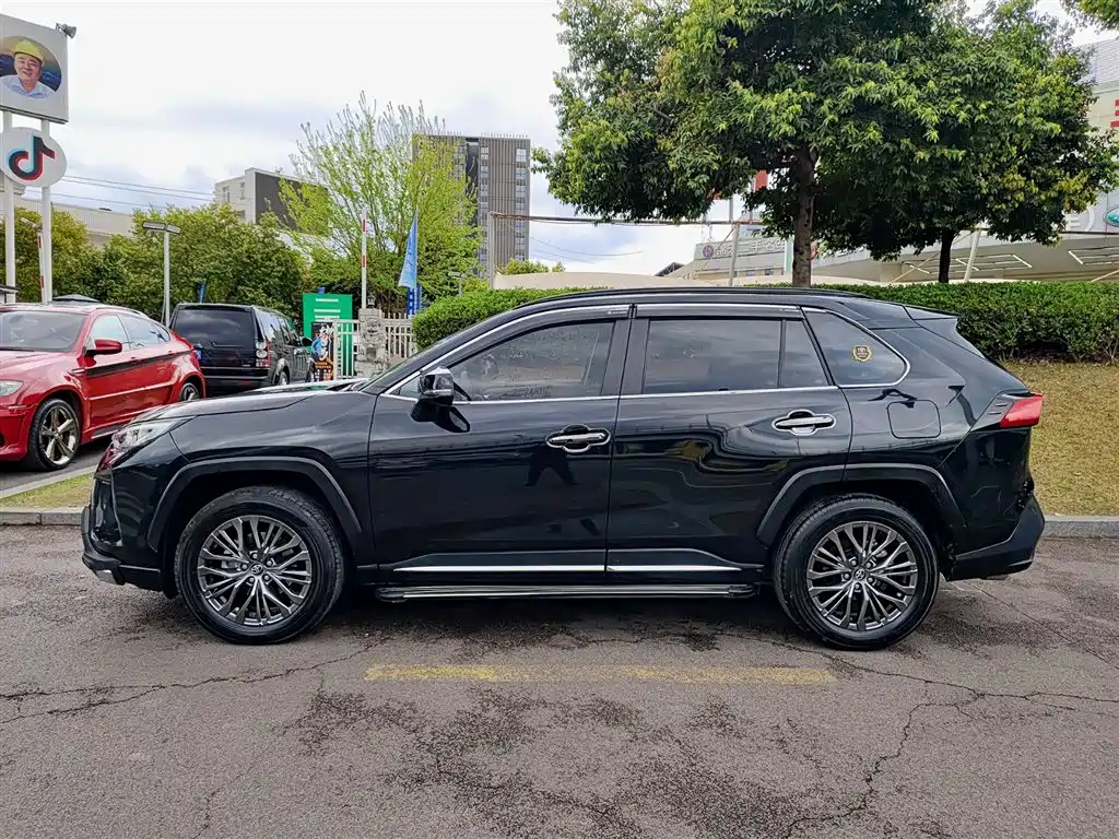 Toyota Wildlander 2023 2.0L CVT FWD Luxury PLUS фото 3