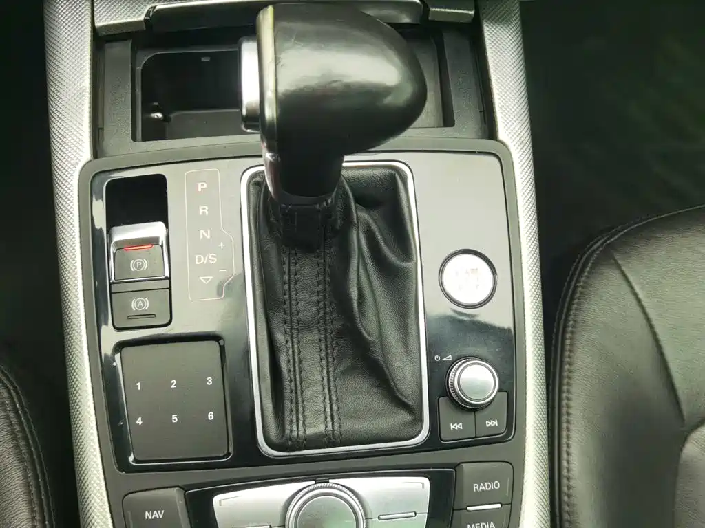 Photo 13 - Audi A6L
