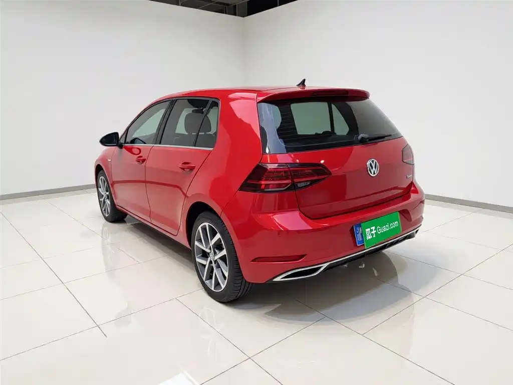 Volkswagen Golf 2018 230TSI Automatic Luxury фото 18