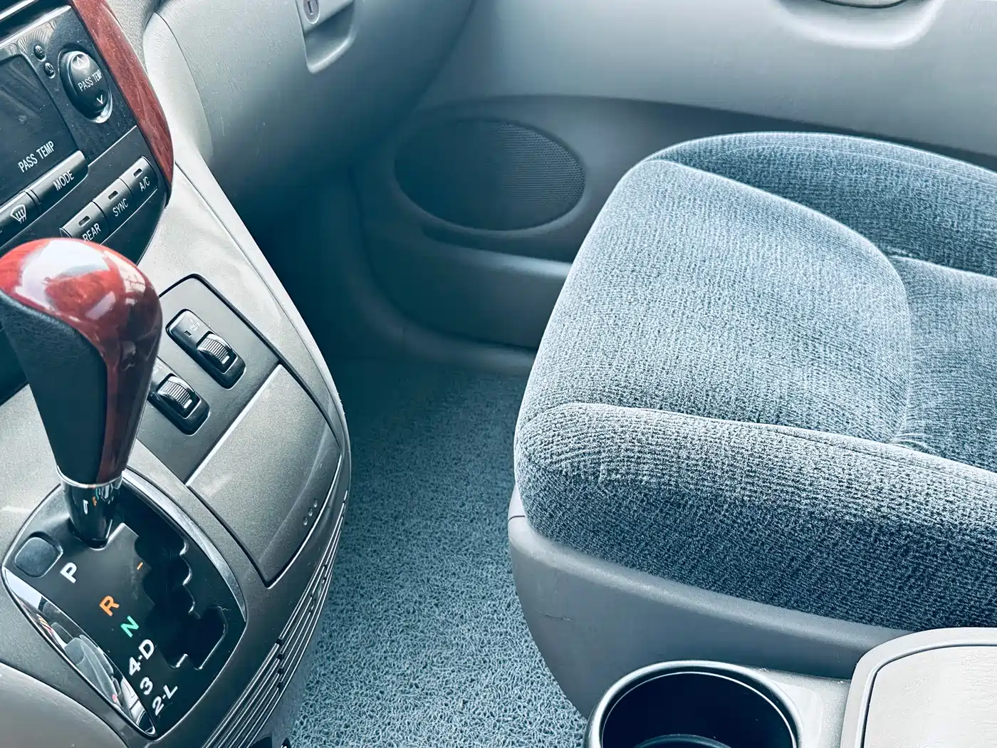 Toyota Sienna 2005 Model 3.3 XLE фото 11