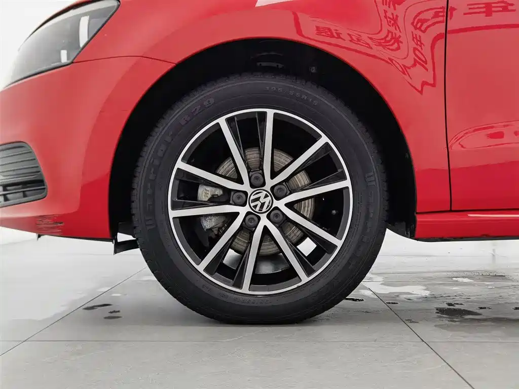 Volkswagen Polo 2016 1.4L Automatic Trend фото 17