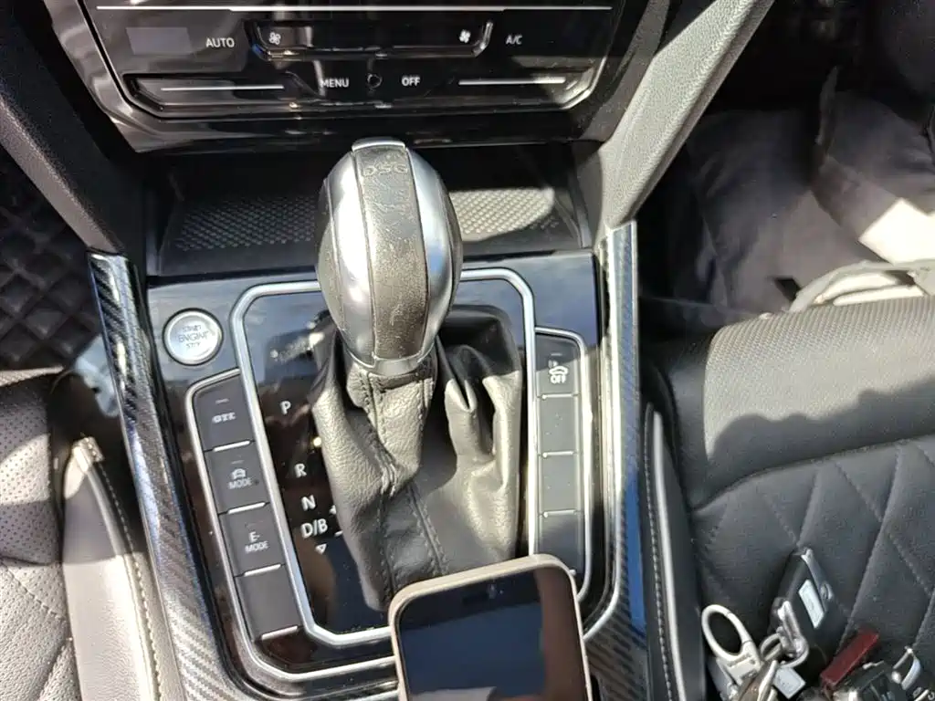 VOLKSWAGEN MAGOTAN GTE PLUG-IN HYBRID