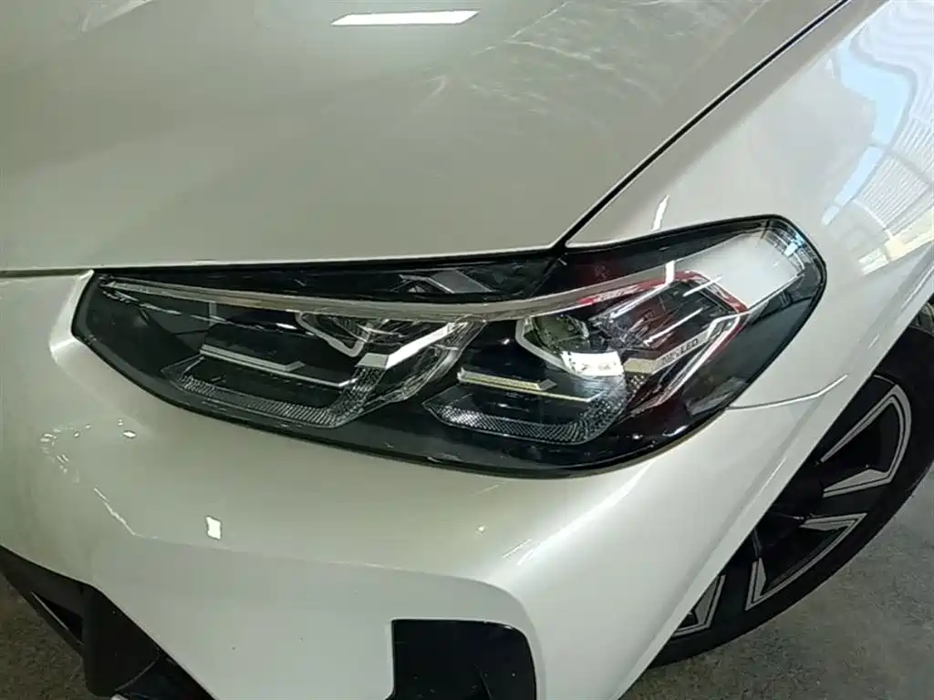 BMW iX3 2023 Leading Type фото 24