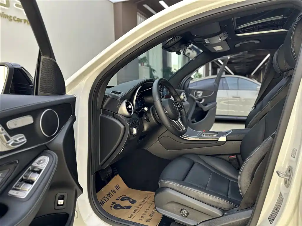 Mercedes-Benz GLC Coupe 2023 Model GLC 300 4MATIC Coupe SUV фото 9