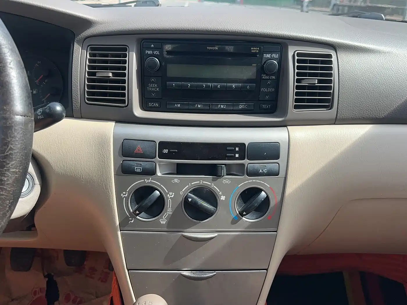 Toyota Corolla 2011 1.6L Manual Luxury Edition фото 18