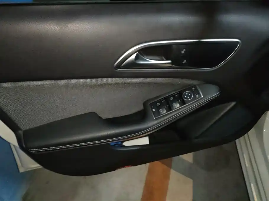 Mercedes-Benz A-Class (Import) 2016 A 200 Dynamic фото 7