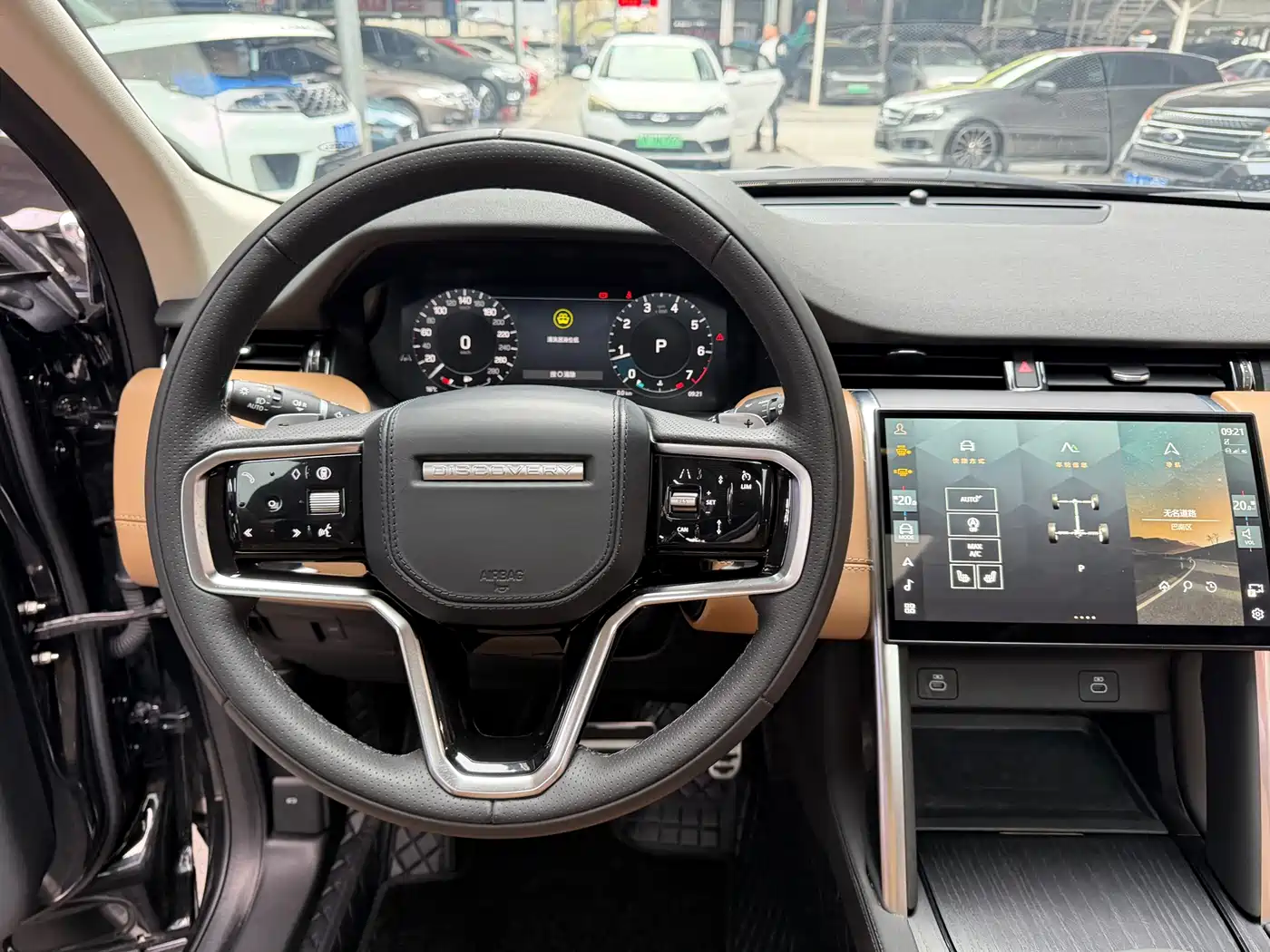 Land Rover Discovery Sport 2024 Luxury Custom Edition фото 17