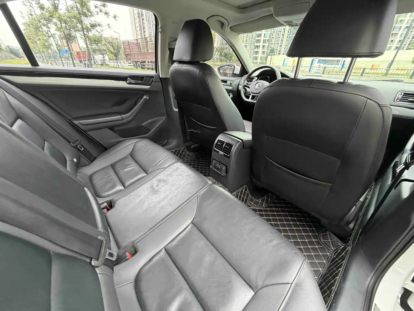 Volkswagen Sagitar 2015 230TSI Automatic Comfort фото 7