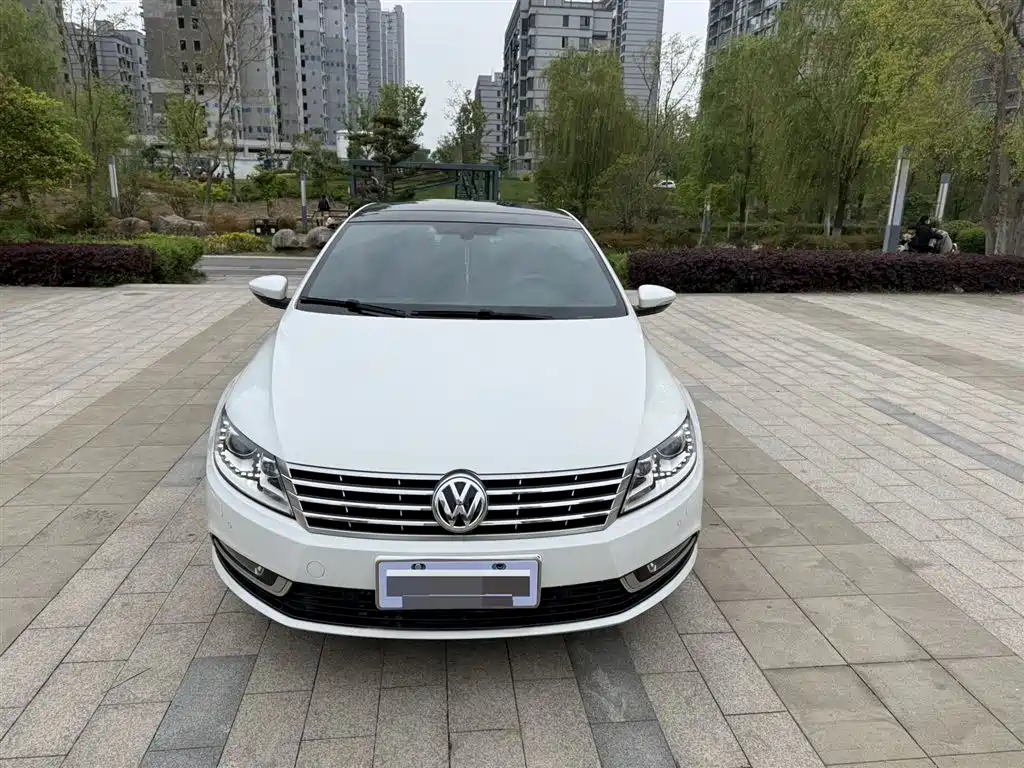 Volkswagen FAW-Volkswagen CC 2015 1.8TSI Luxury фото 2