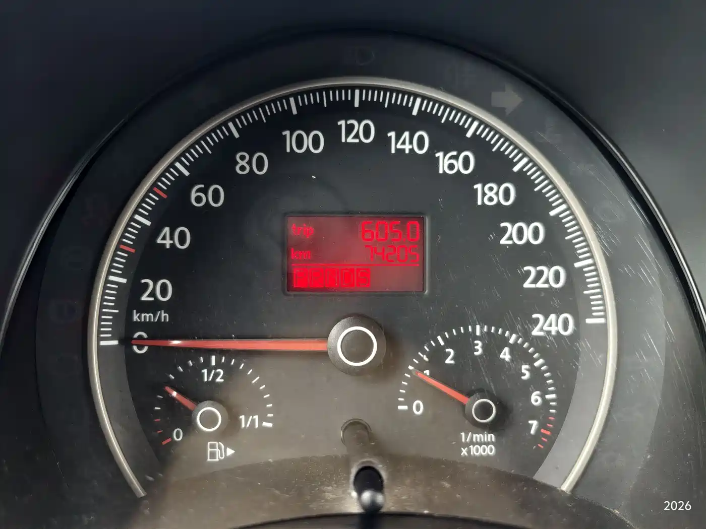 Volkswagen Beetle 2010 Model 2.0 BlackOrange Convertible Luxury Edition фото 14