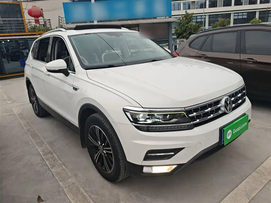 Volkswagen Tiguan L 2018 380TSI Automatic AWD Luxury Edition фото 4
