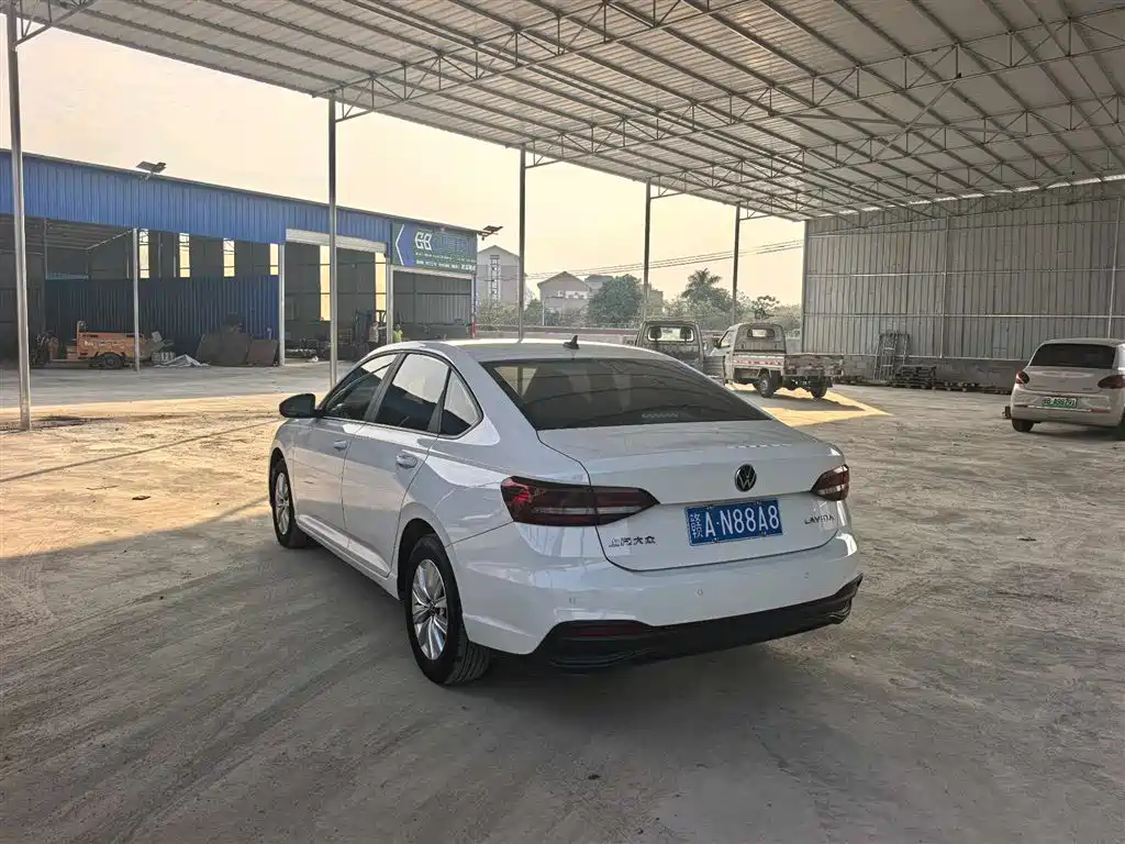 Volkswagen Lavida 2023 1.5L Auto Luxury Edition фото 5