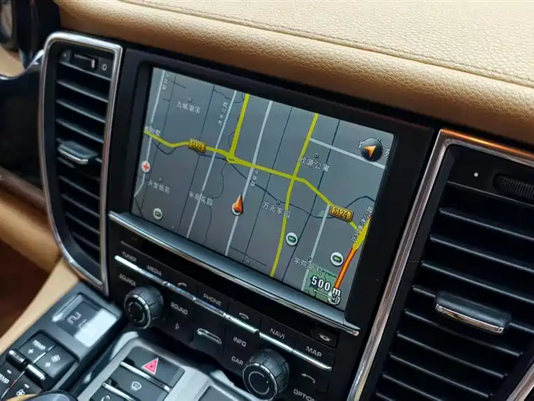 Photo 13 - Porsche Panamera