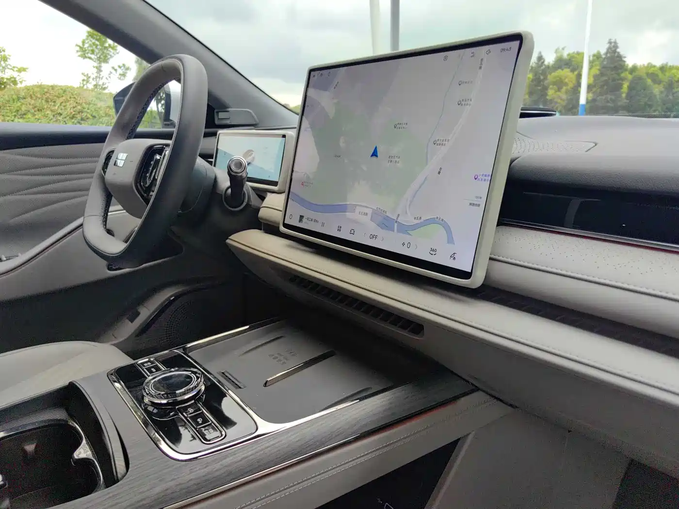 Geely Galaxy Galaxy Xingyao 8 2025 130km EM-i Premium Edition фото 27
