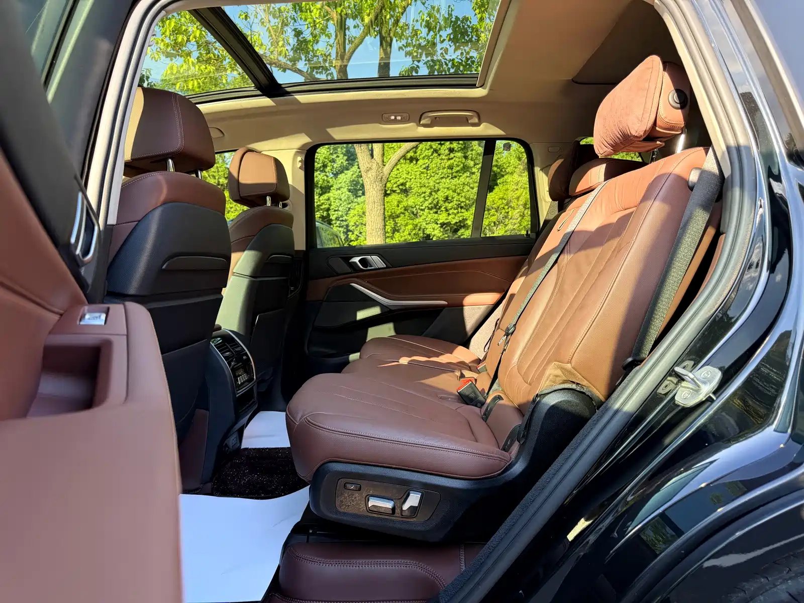 Фото 20 - BMW X7