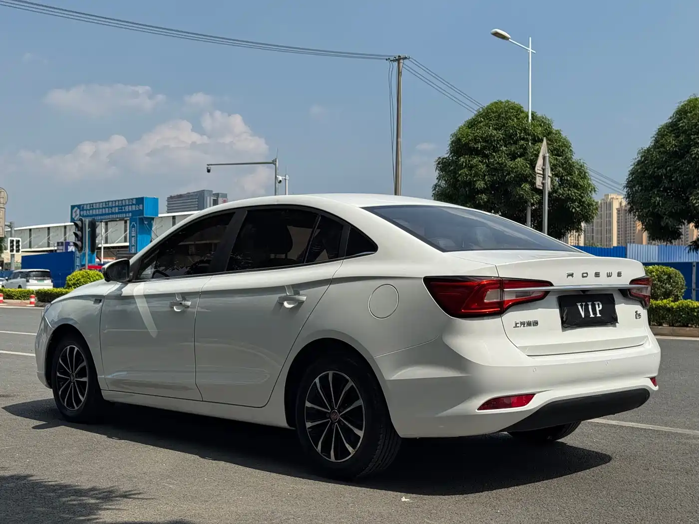 Roewe i5 2019 2020 1.5L Automatic 4G Connected Premium Flagship Edition
