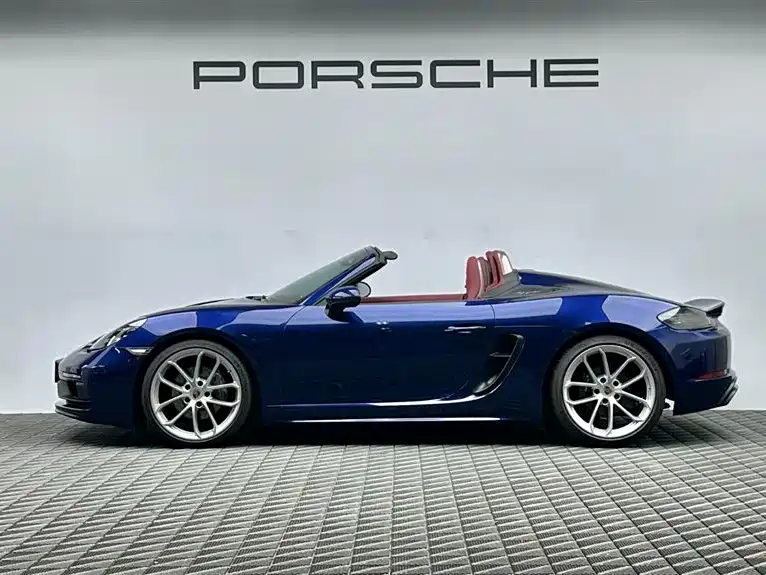 2025 Porsche 718