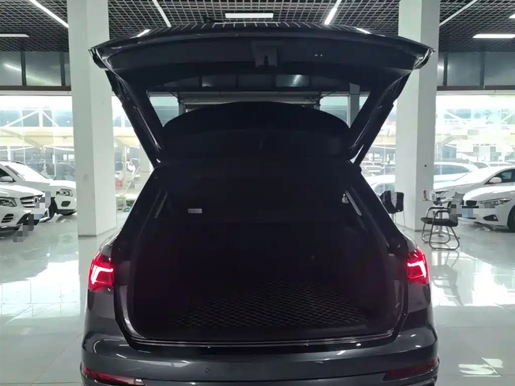 Audi Q3 2023 35 TFSI Fashion Dynamic Model (1.5T) фото 19