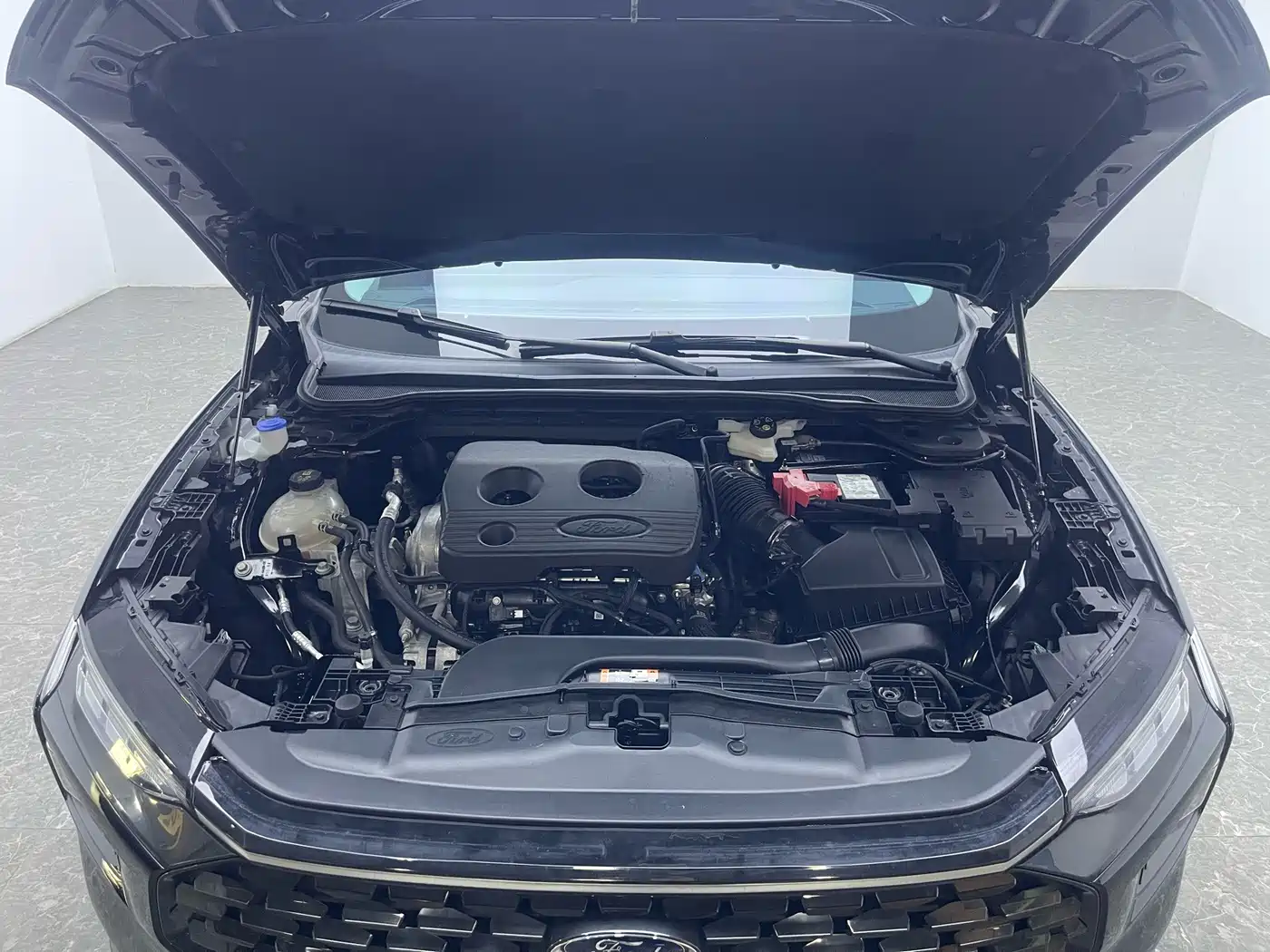 Ford Mondeo 2024 2023 EcoBoost 180 Luxury