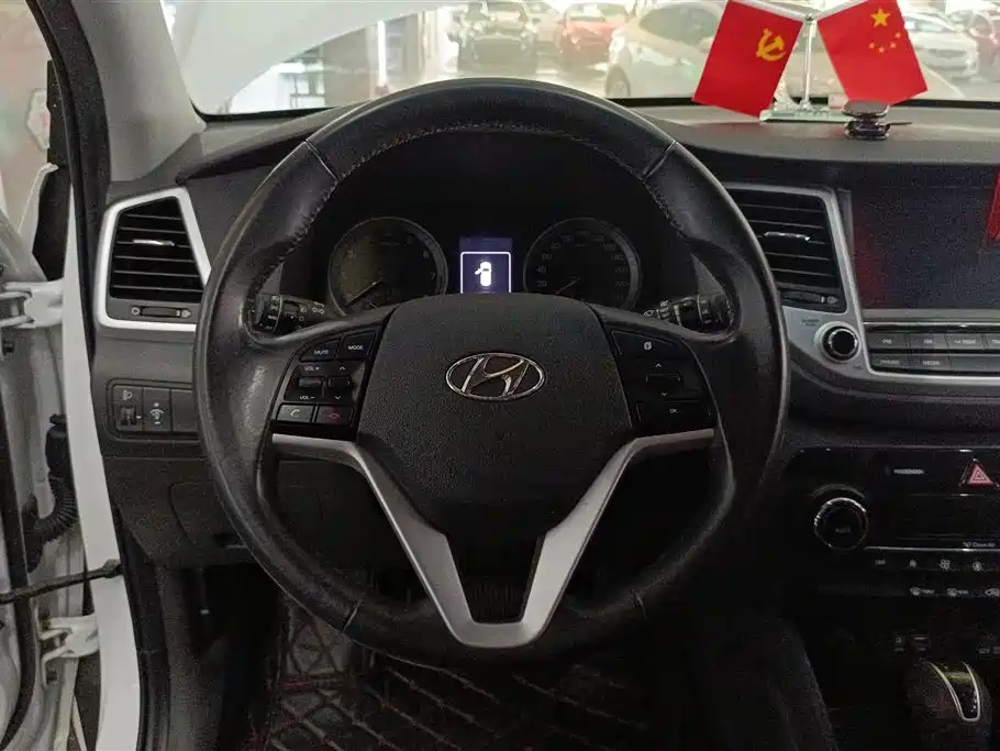 Hyundai Tucson 2015 1.6T Dual Clutch 2WD Smart фото 15
