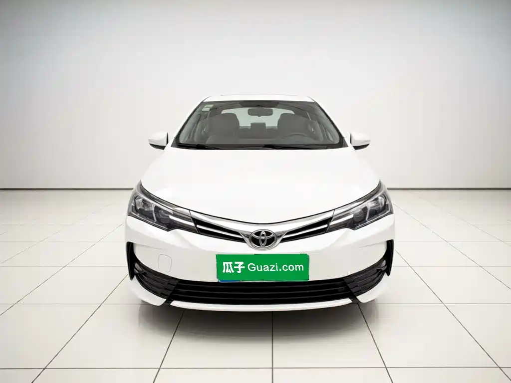 Фото 2 - Toyota Corolla