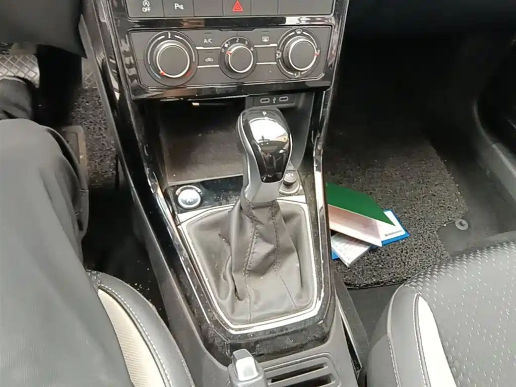 Volkswagen Tanying 2021 1.5L Automatic Smart Connect Edition фото 14