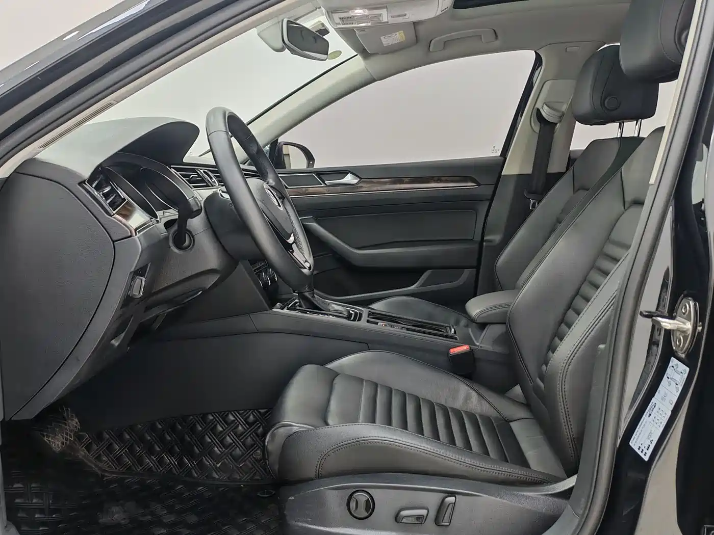 Volkswagen Magotan 2018 330TSI DSG Luxury фото 9
