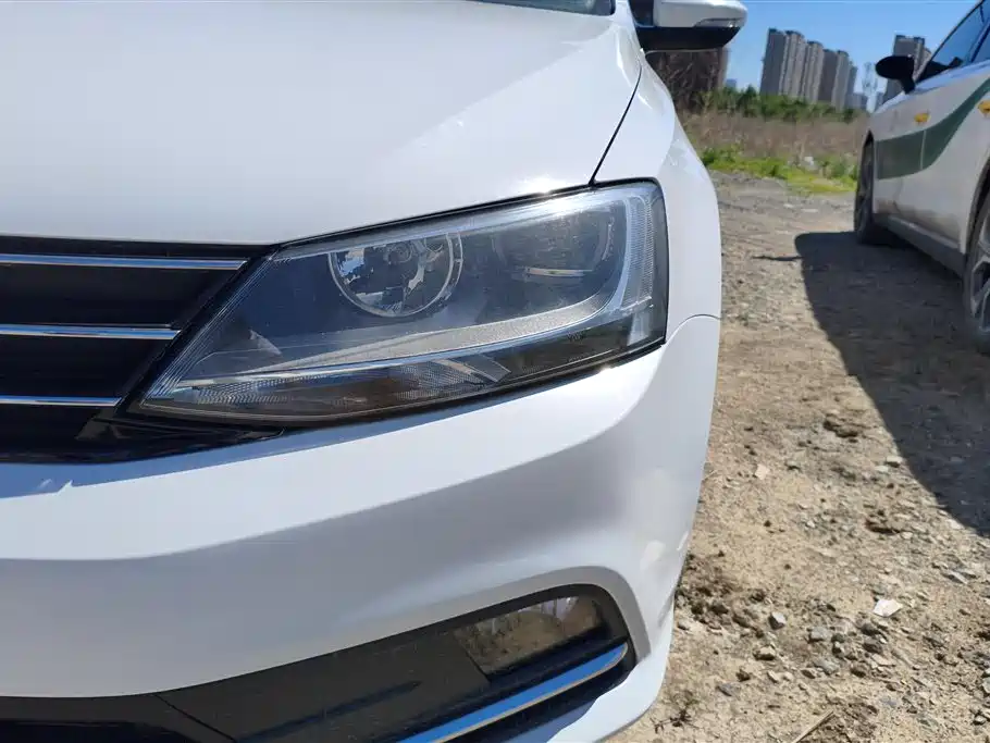 Volkswagen Sagitar 2017 1.6L Automatic Comfort фото 5