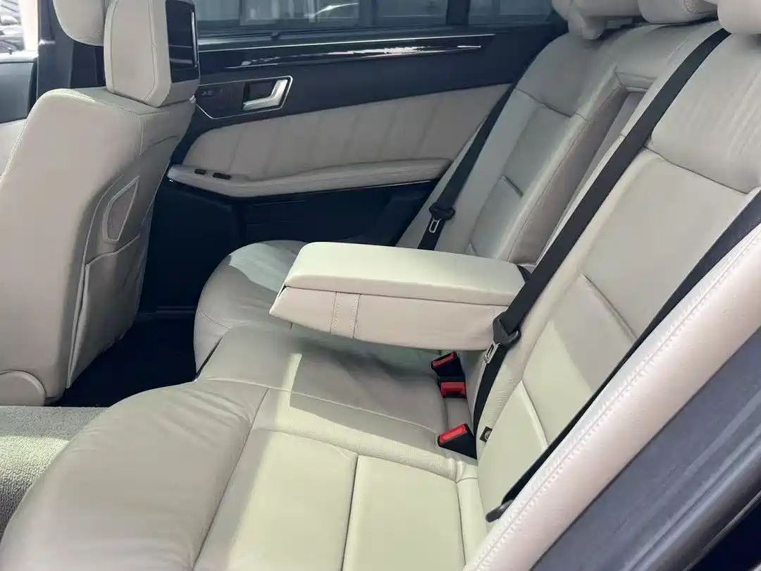 Mercedes-Benz E-Class 2012 E 300 L Fashion фото 4