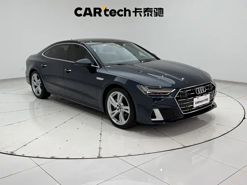 Фото 2 - Audi A7L