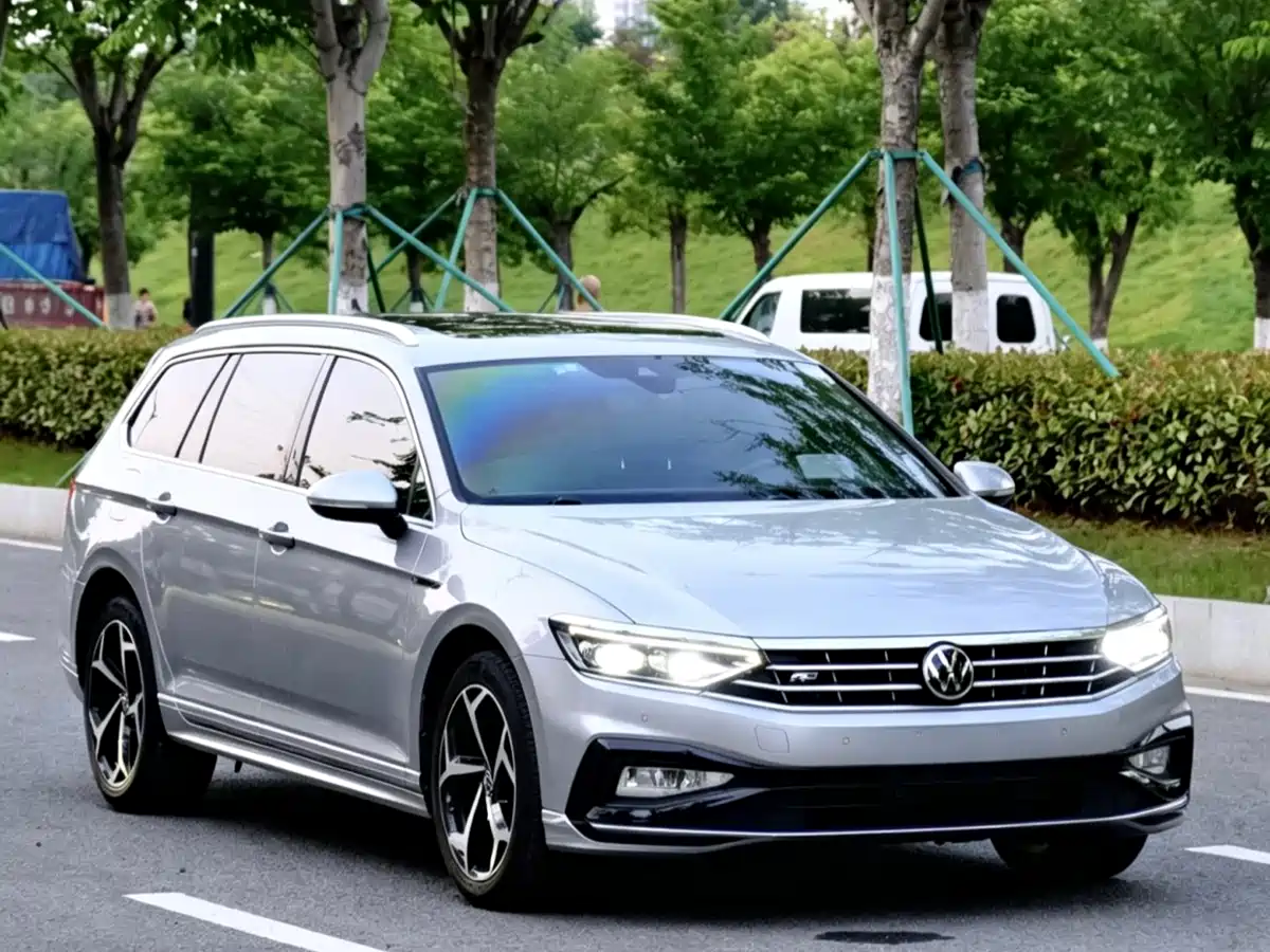 Volkswagen Weilan 2021 2.0T Touring фото 3
