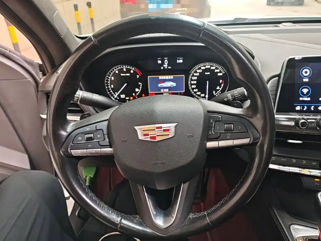 Фото 11 - Cadillac CT4