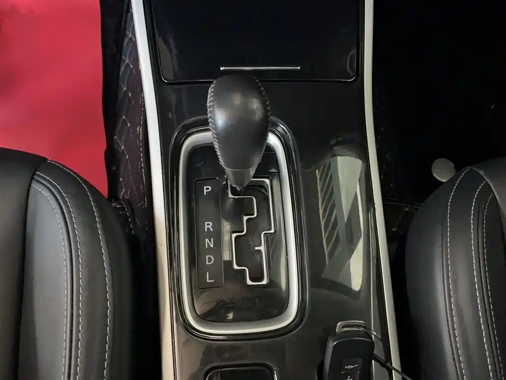 Mitsubishi Outlander 2019 2.4L 4WD Deluxe Edition 5-Seater China VI фото 11