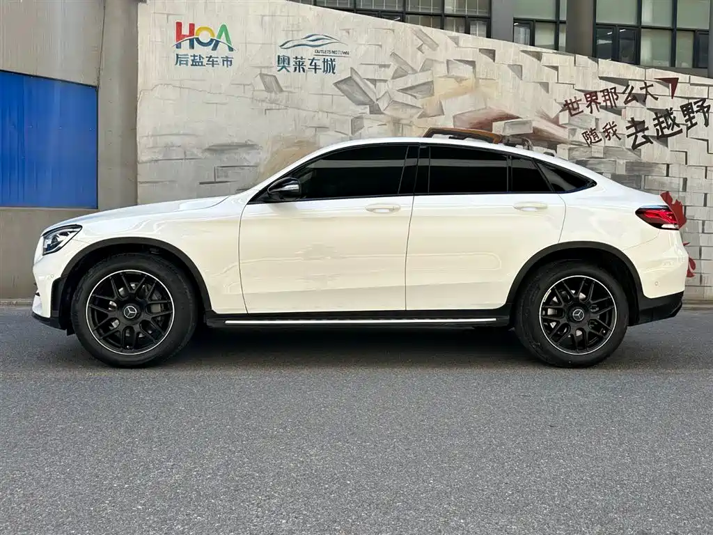 Mercedes-Benz GLC Coupe 2020 GLC 260 4MATIC Coupe SUV фото 3