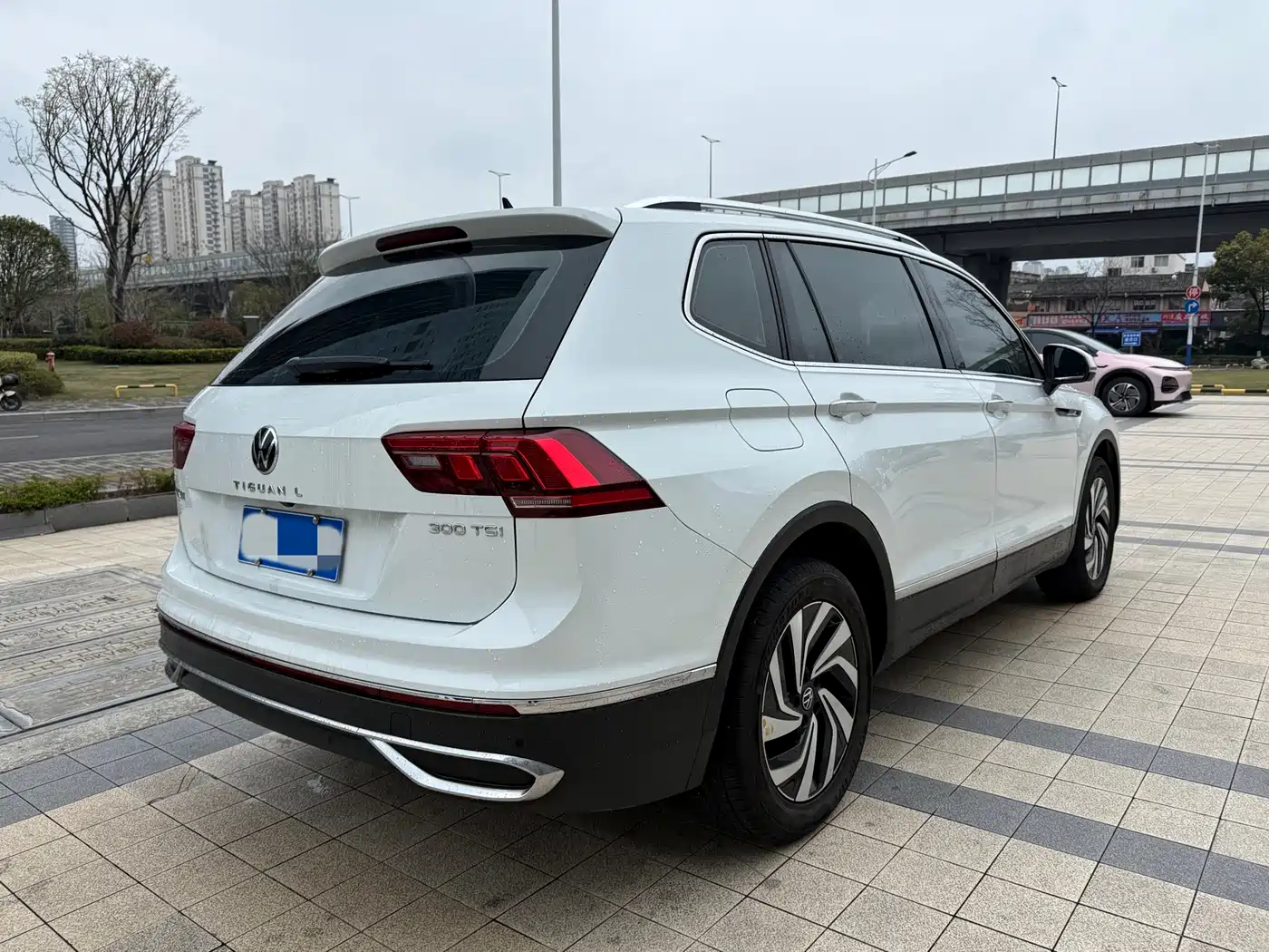 Volkswagen Tiguan L 2023 300TSI Automatic 2WD Smart Enjoyment Edition фото 12