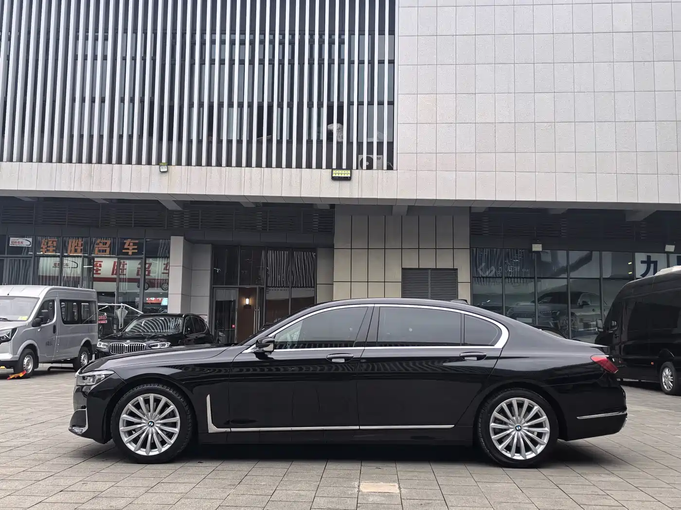 BMW 7 Series 2019 Facelift 730Li Luxury Package фото 6