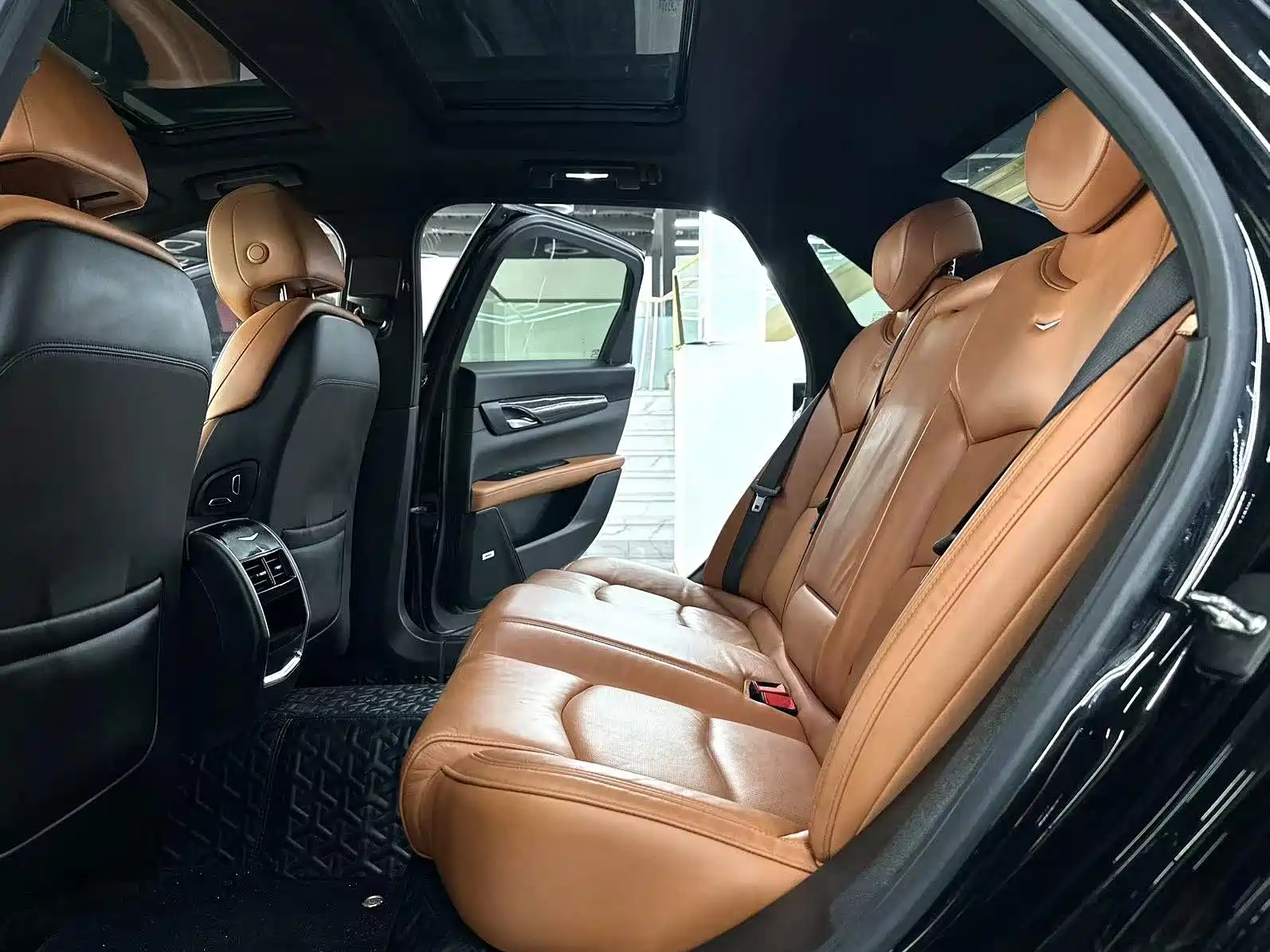 Фото 8 - Cadillac CT6